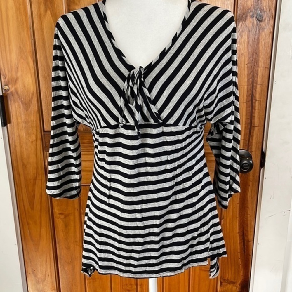 Willi Smith Black grey stripe 3/4 sleeve v neck knit top medium Y2K